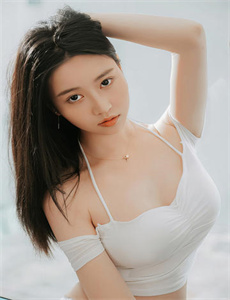 琉璃网-妺妺洗澡时忍不住c了她