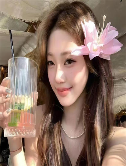 幕后探秘财团夫妇闪婚后狂掉马甲：历史的事件再现与当代启示 感受艺术创作的无限可能